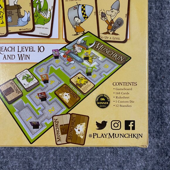 Munchkin Deluxe Family Board Game Steve Jackson Games 2018 SJG1483 Party Sealed - Picture 9 of 16